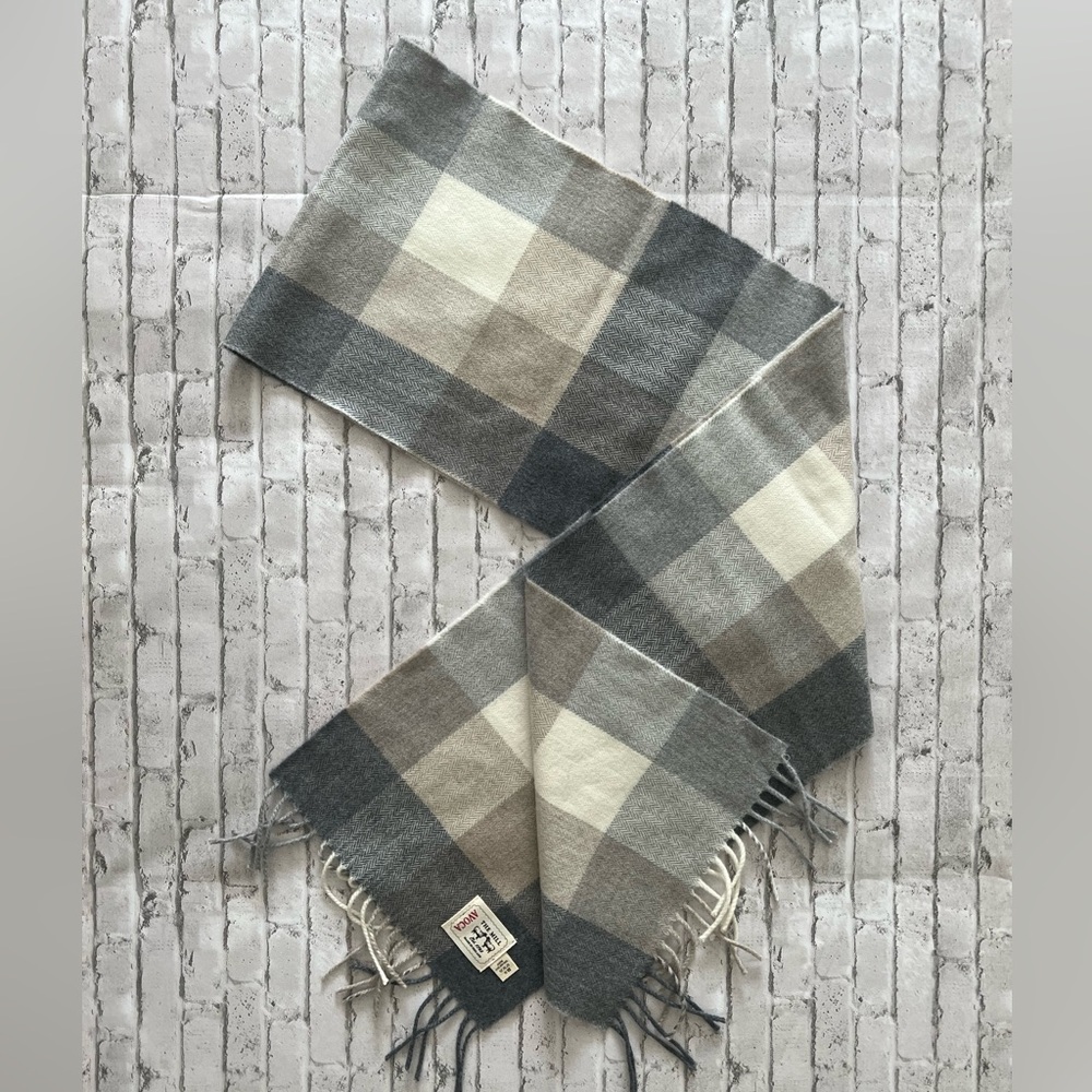 SOLD!!Wool Scarf 🧣 The Mill Avoca Made in Ireland grey and beige shades squares.